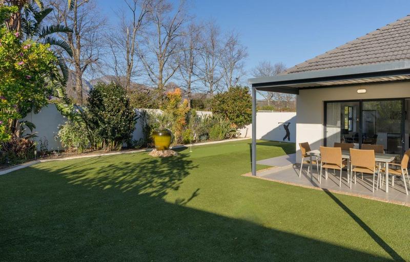 8 Bedroom Property for Sale in Somerset West Western Cape